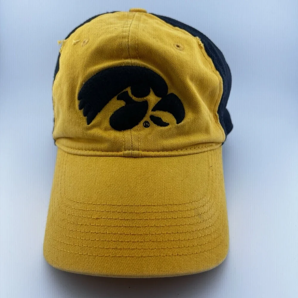 Nike Iowa Hawkeyes Distressed Flex Fit Hat Yellow Black Heritage86 OSFM